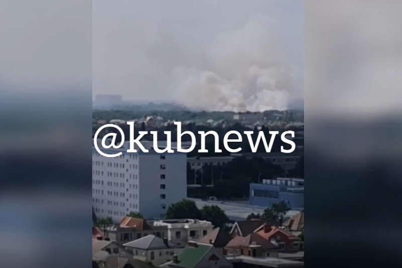 Стали известны подробности крупного пожара у летного училища в Краснодаре