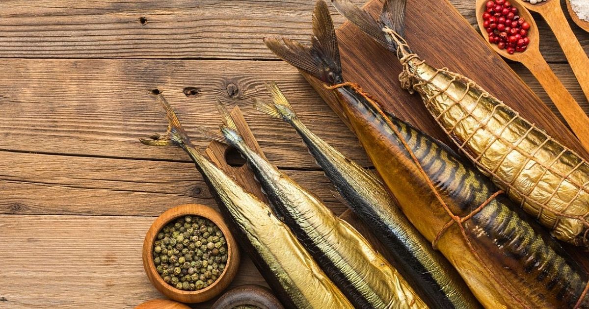 Морские деликатесы готовим дома: как закоптить скумбрию, саргана или другую рыбку