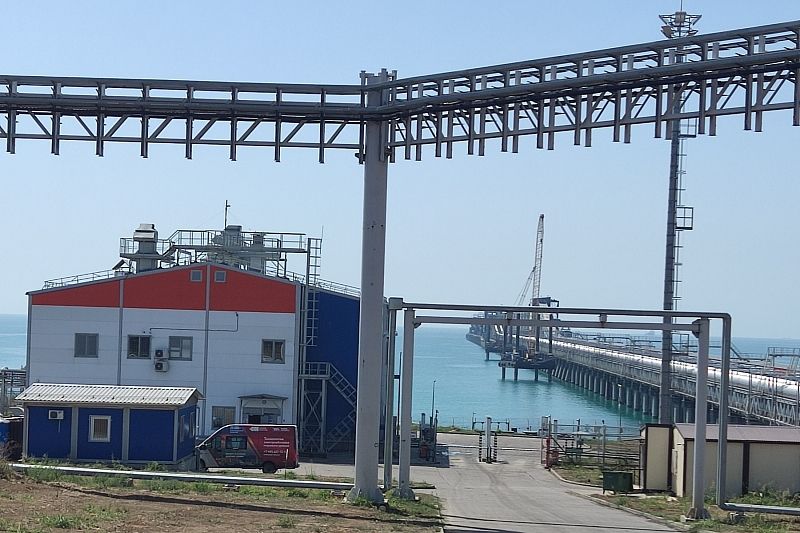 Круглосуточный таможенный пост открыли в порту Тамани