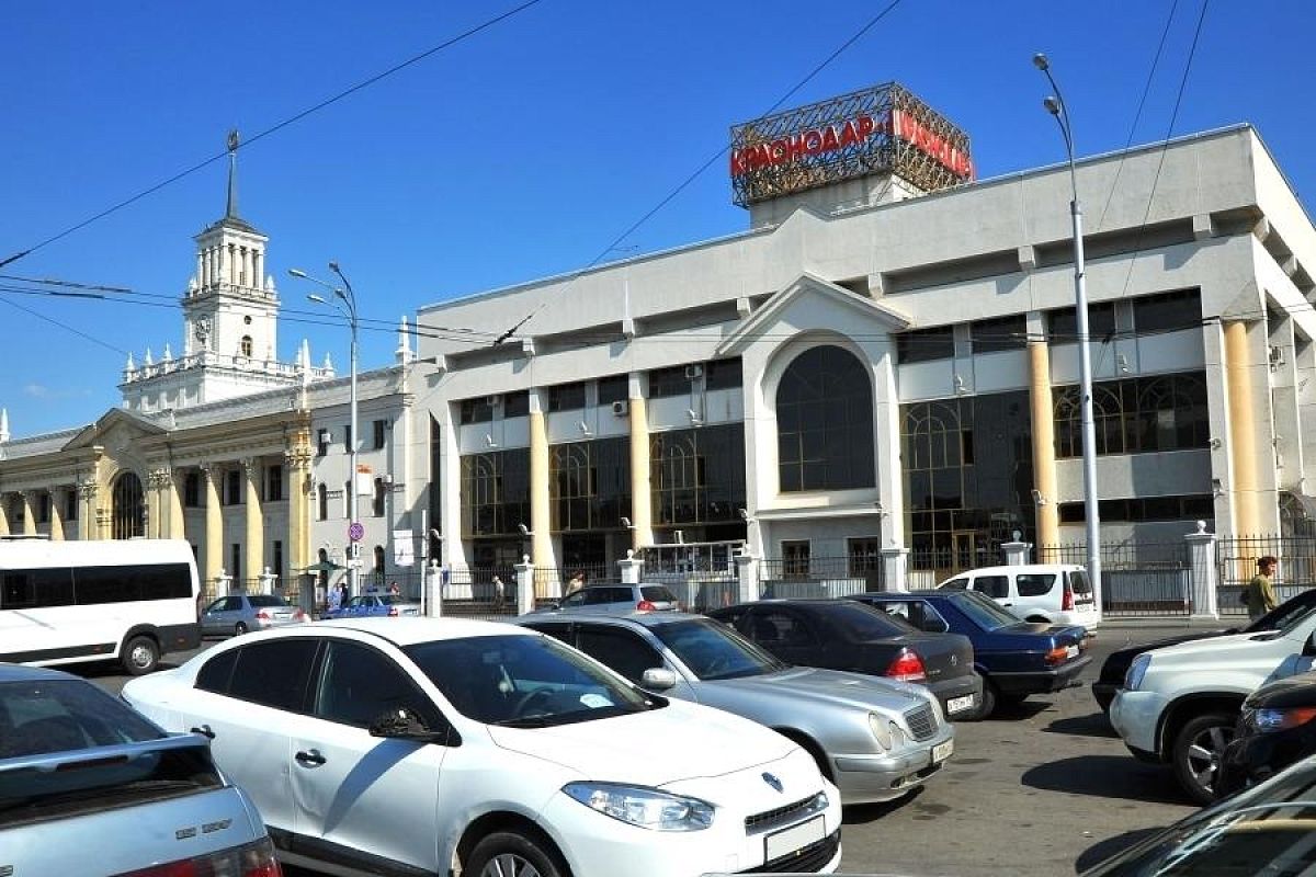 В Краснодаре приезжий украл деньги на вокзале и спрятал их в носке