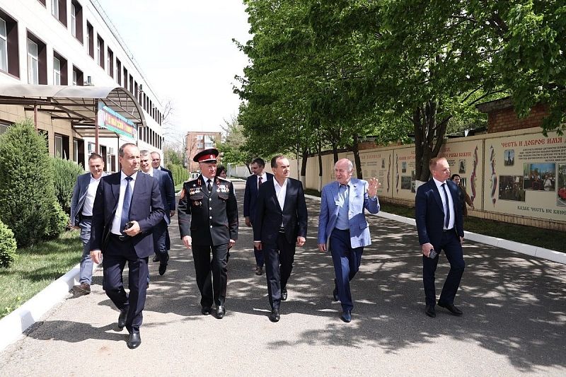 Губернатор Вениамин Кондратьев посетил Ейский казачий кадетский корпус
