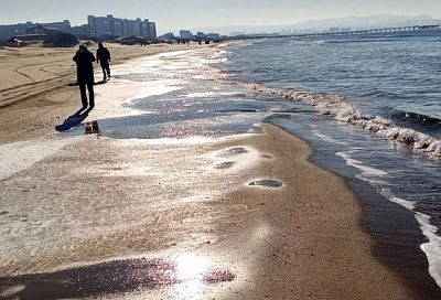 Власти опровергли информацию о новых выбросах мазута на пляжах Анапы