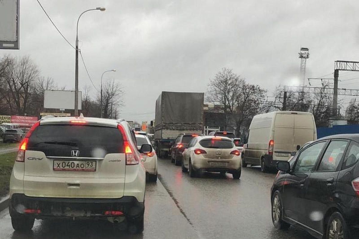 2 часа до центра Краснодара: Яндекс назвал самые загруженные улицы города