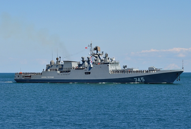 В Черном море корабли искали подводную лодку условного противника