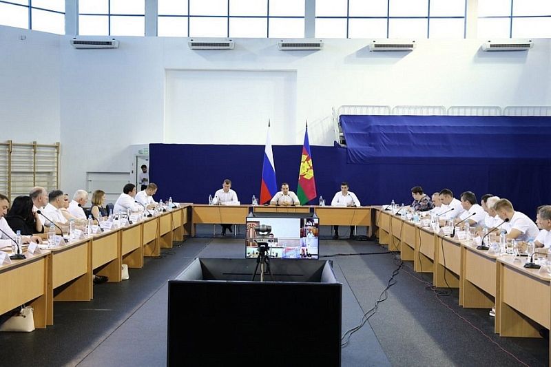 Губернатор Кубани поручил обеспечить трудоустройство дипломированных тренеров по самбо