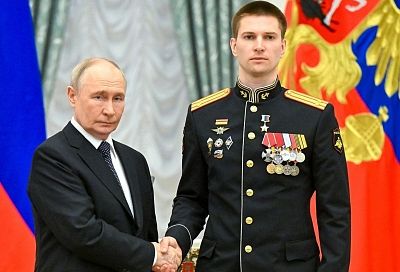 Путин наградил «Золотой Звездой» Героя России подполковника Берестовского из Сочи