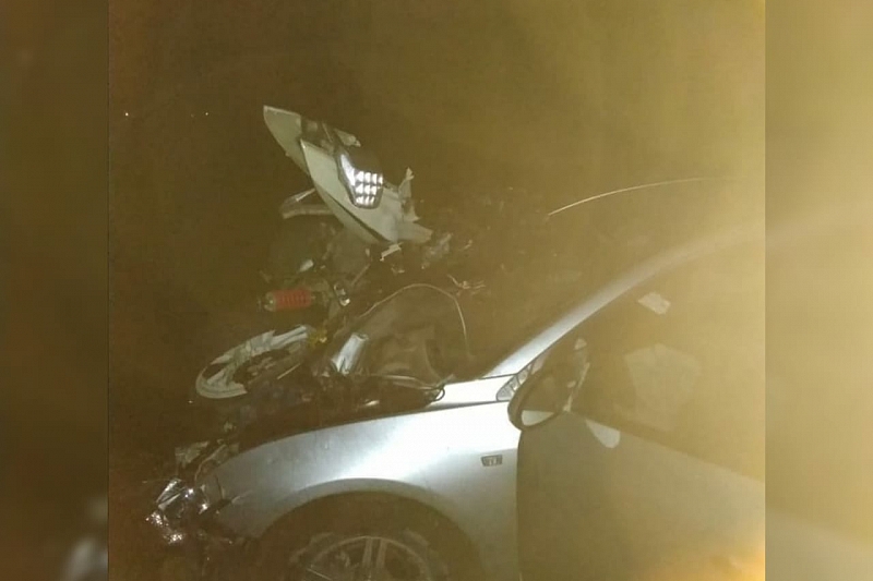 В Краснодарском крае в ДТП с легковушкой погиб мотоциклист 