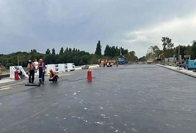 Автомобильное движение по двум полосам на Фадеевском путепроводе в Краснодаре запустят в сентябре