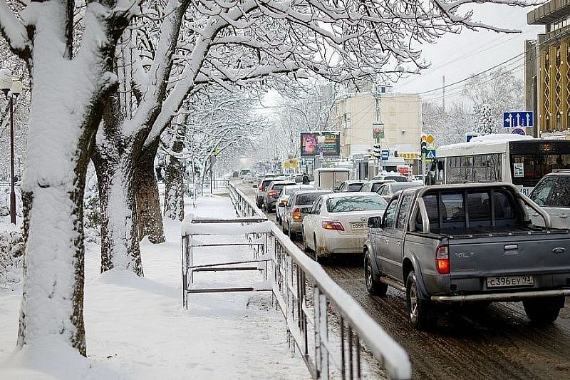  К утру 19 января в Краснодаре планируют завершить расчистку дорог второстепенного значения