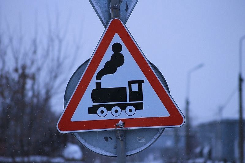 Железнодорожный переезд под Новороссийском временно закроют для автомобилей