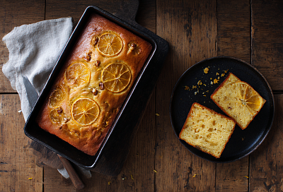 Апельсиновый постный пирог с изюмом и орехами