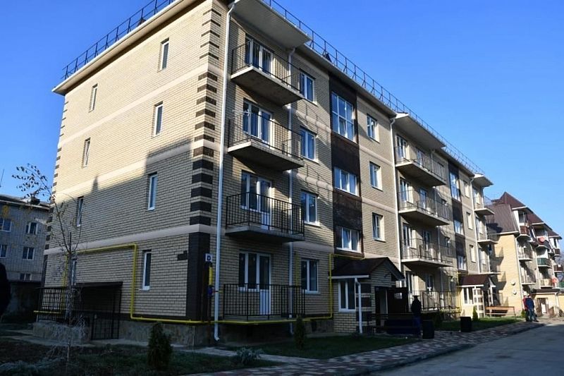 15 детей-сирот получили ключи от новых квартир в Горячем Ключе 