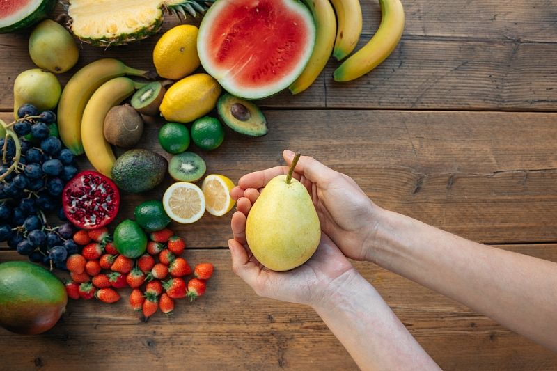Диетолог рассказала, какие фрукты помогают похудеть лучше всего