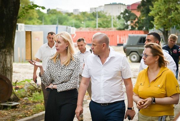 Вице-губернатор Анна Минькова посетила школы Краснодара