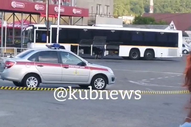 В Туапсинском районе полицейские проверяют информацию о минировании автобуса