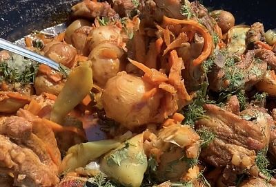 Гастрокультурные выходные: гостей «Атамани» по субботам будут угощать едой