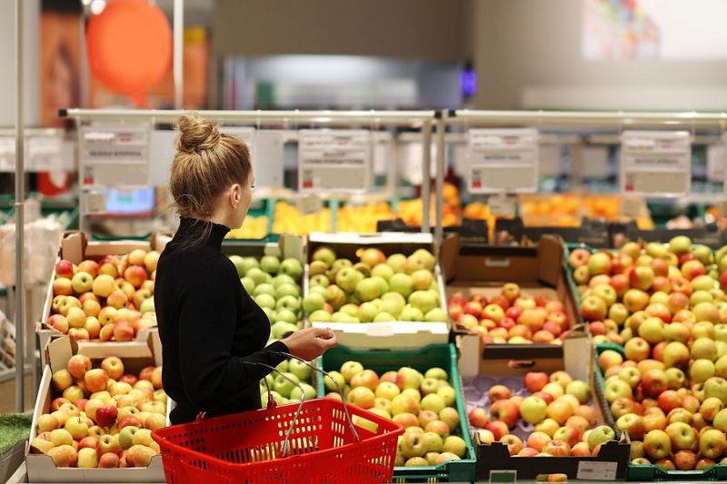 «Все за покупками»: скидки на фрукты и овощи в гипермаркете «Лента» достигли 52%