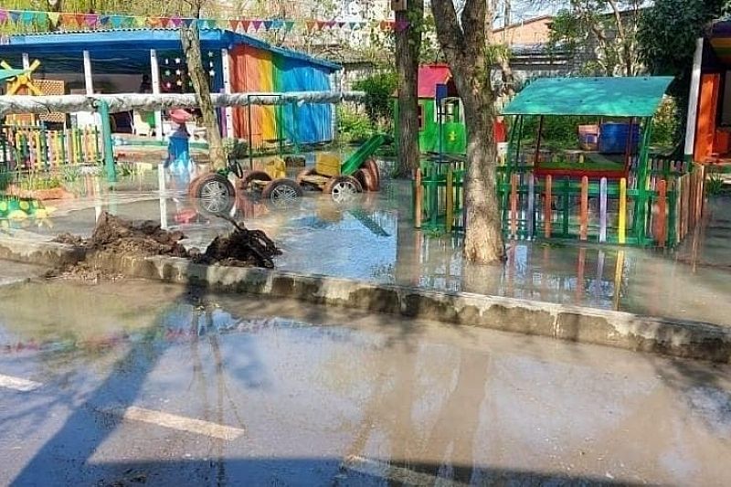 Детский сад в Тимашевском районе подтопило из-за дождей