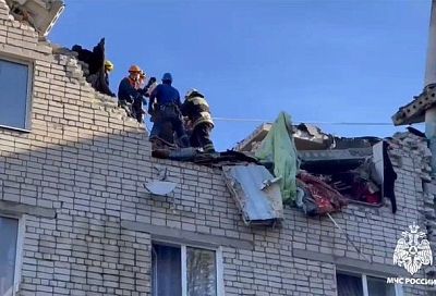 Из-под завалов дома в Черкесске достали троих людей