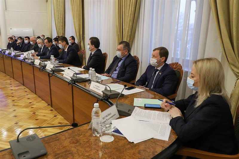 Депутаты ЗСК обсудили перспективы развития Абинского района