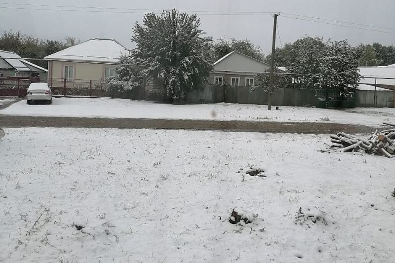 Зимняя сказка в октябре: первый снег выпал в предгорных районах Краснодарского края