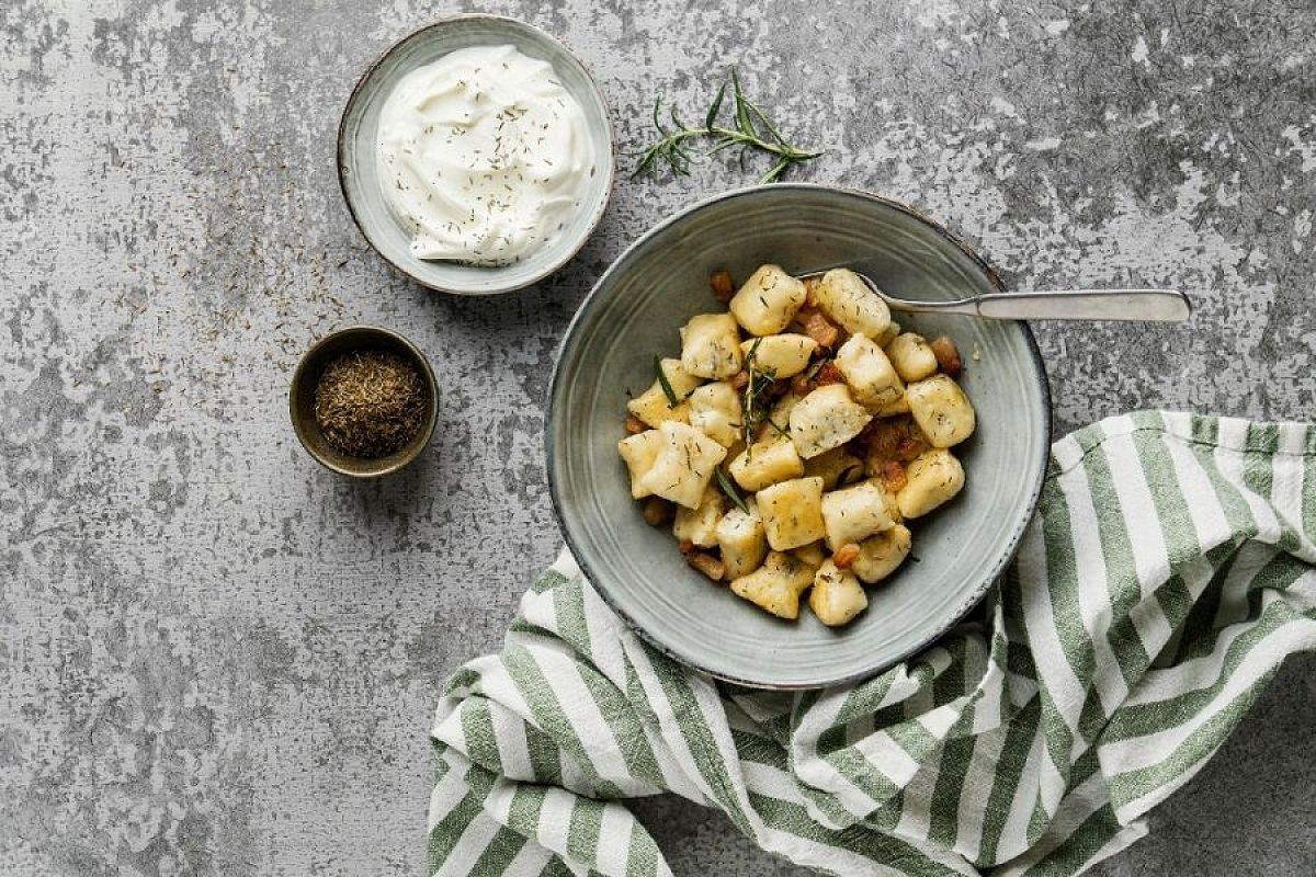 Никакой утомительной лепки: большие ленивые вареники с творогом затмят все остальные блюда на столе