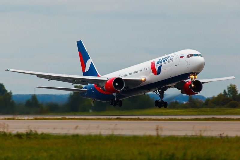 Azur Air с 1 июня запускает рейсы в Сочи из пяти российских городов 