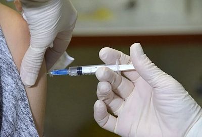 Инфекционист назвал последствия частой повторной вакцинации от коронавируса