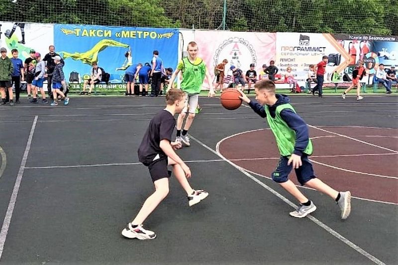Соревнования по уличному баскетболу на кубок губернатора стартовали в Краснодарском крае 
