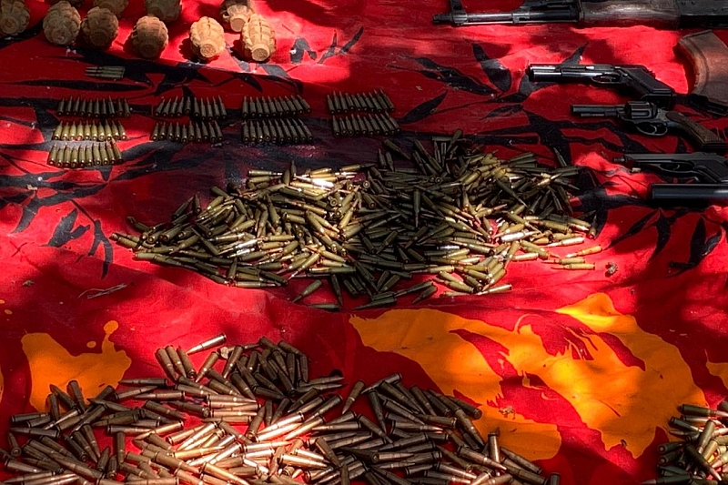 1,5 тыс. патронов, 15 гранат, автомат: в гараже жителя Новороссийска обнаружили склад боеприпасов