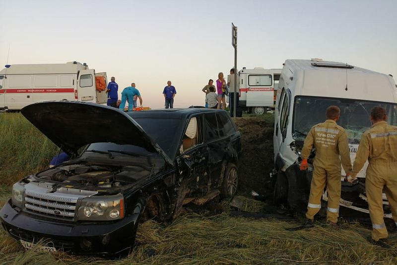 Опубликованы фото с места жесткого ДТП в Краснодарском крае, где пострадали 9 человек