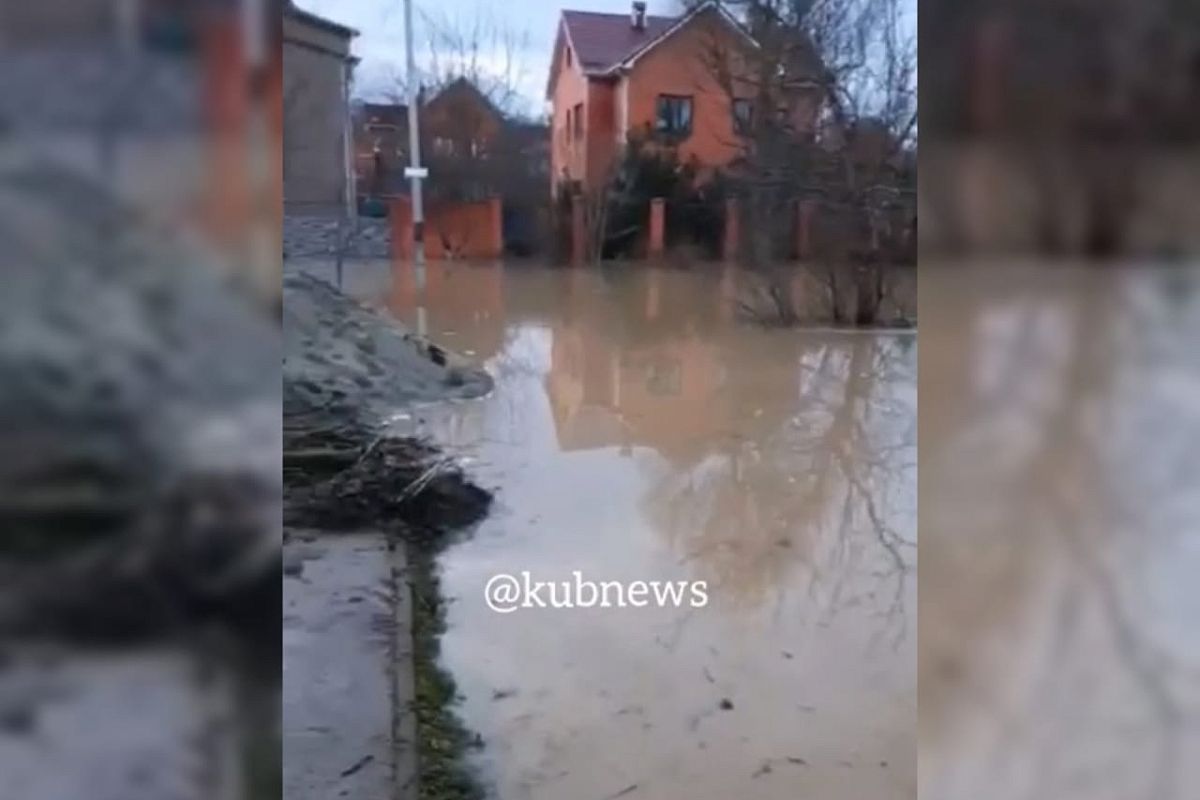 В Краснодарском крае из-за сильного ливня подтопило пять поселков