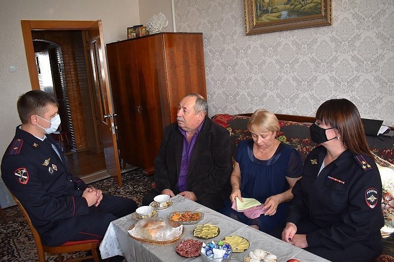 Руководство краснодарской полиции встретилось с членами семей сотрудников, погибших при исполнении служебного долга 