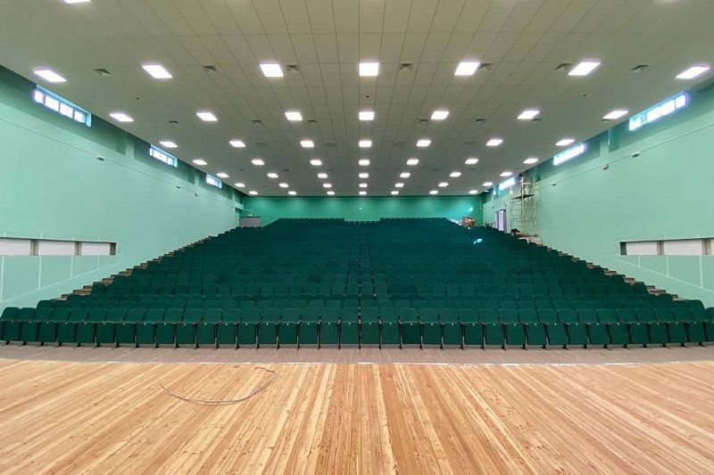 Как концертная площадка: мэр Краснодара показал актовый зал самой большой школы ЮФО
