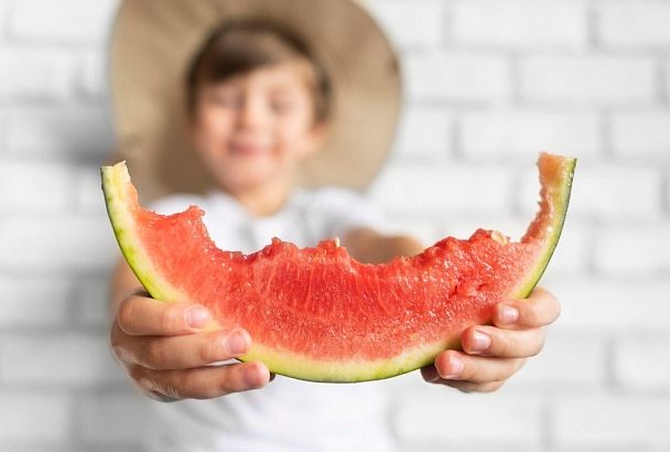 Самые полезные продукты летом: насладись вкусом и здоровьем!