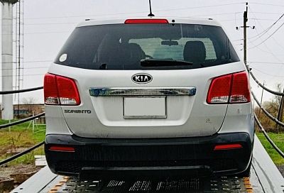 Закрытый гараж не помог. Приставы принудительно конфисковали автомобиль у должника на Кубани