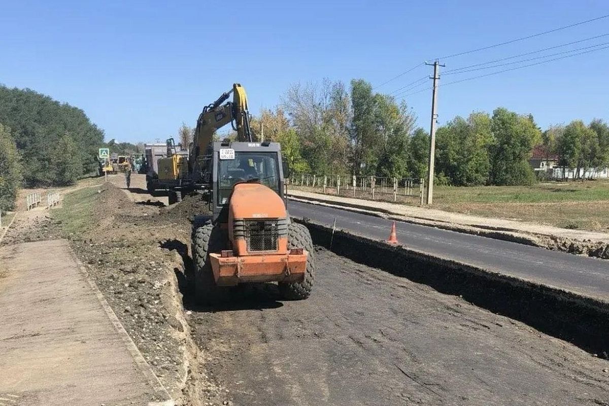 Семикилометровый участок дороги начали ремонтировать в Динском районе