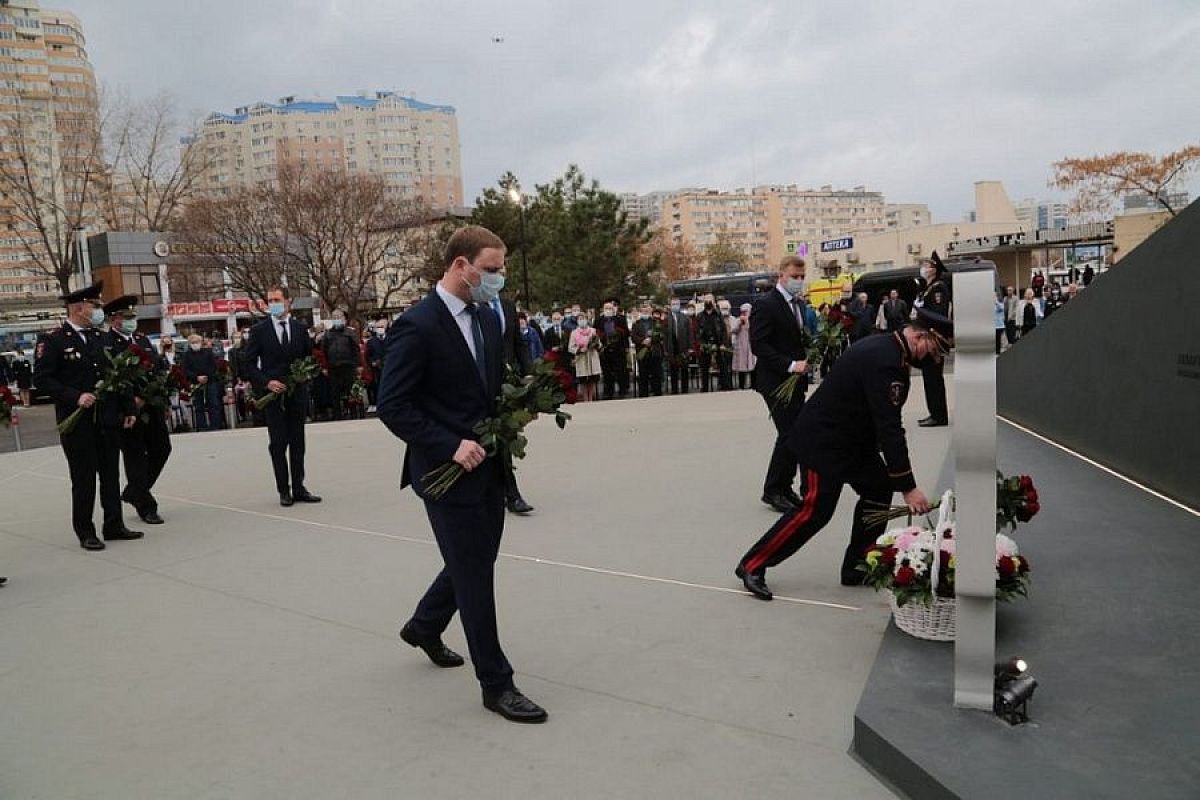 Мемориал сотрудникам органов правопорядка, погибшим при исполнении служебных обязанностей, открыли в Анапе