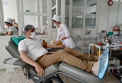 Активисты «Молодёжки ОНФ» сдали кровь в рамках донорской акции в Краснодаре