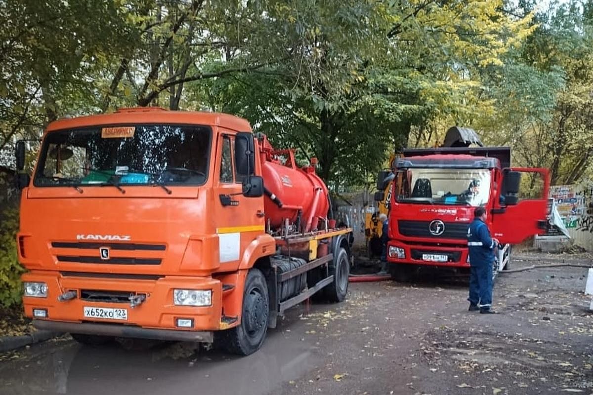 Росводоканал Краснодар устраняет порыв на улице 40 лет Победы