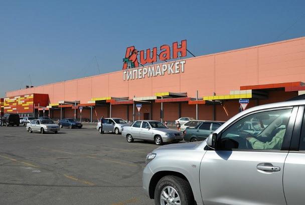 В Краснодаре эвакуировали 500 человек из гипермаркета «Ашан» из-за забытой на кассе коробки  