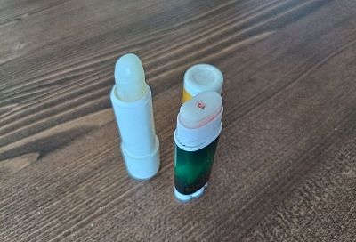 Губную гигиеническую помаду не выкидываю: в домашних делах она - лучший помощник