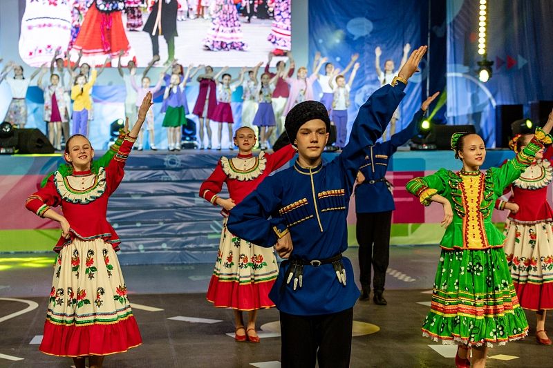 На главный детский праздник в Краснодар приехали более 700 детей из разных муниципалитетов