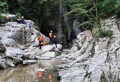 Водолазы нашли тело утонувшей в горной реке девушки в Сочи в Чертовой купели