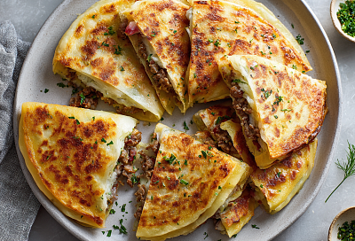 Лепёшки с мясом и картошкой из лаваша: сочные и очень вкусные