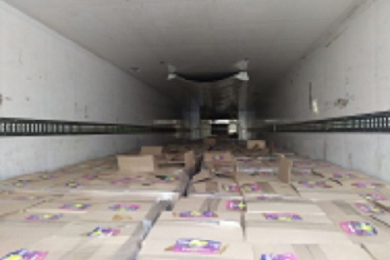 На Кубани инспекторы ГИБДД задержали грузовик, перевозивший контрафактный алкоголь