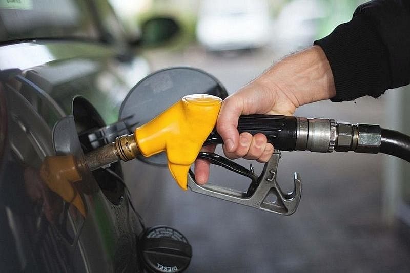 Цены на бензин в России в 2019 году выросли на 4,3%