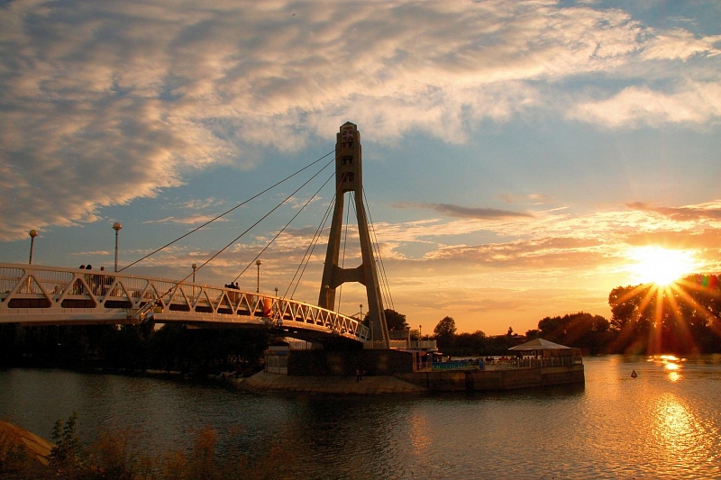 Власти Краснодара пообещали в 2020 году отремонтировать Мост поцелуев