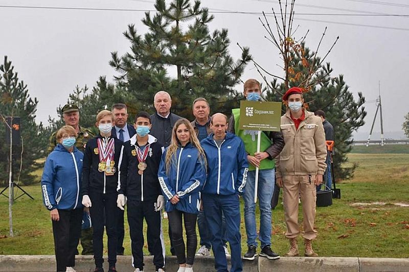 В рамках акции «Сохраним лес» в Краснодарском крае высадили более трех тысяч саженцев 