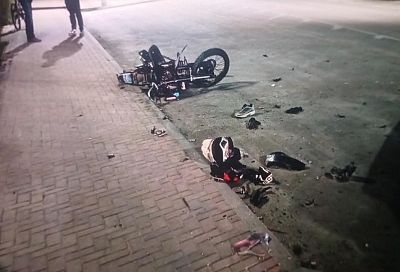 В Славянске‑на‑Кубани два молодых человека пострадали в столкновении мотоцикла и автомобиля